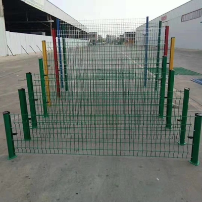 ألواح السياج الشبكي الملحومة ثلاثية الأبعاد PE المغلفة بـ 2.0mx3.0m 1.8mx3.0m