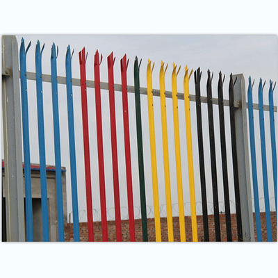 ألوان مختلفة مجلفنة بالغمس الساخن أو مغلفة بـ PVC ملحومة سياج سياج فولاذي مزخرف حديقة أوروبا Fen